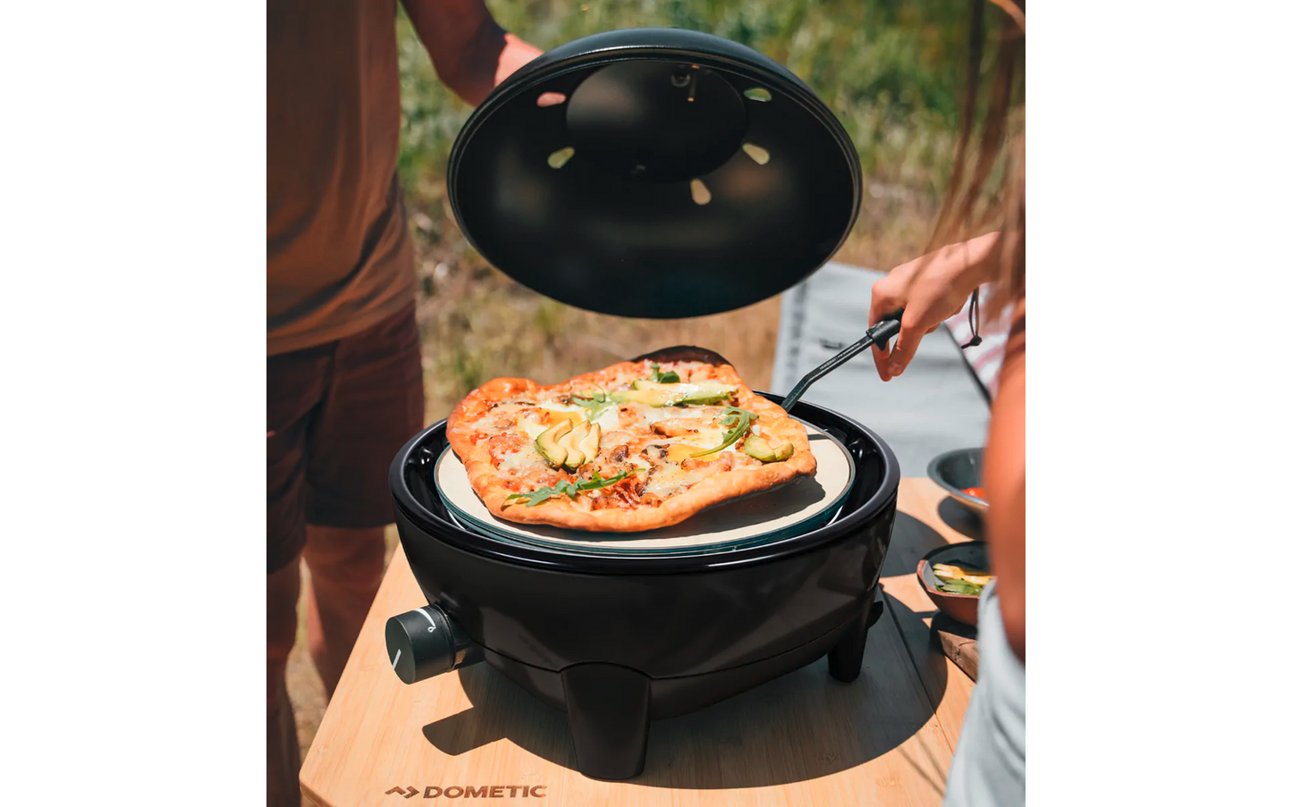 Cadac Gas-Tischgrill Glamp Chef 40 BBQ Tragbar Inklusive Pizzastein 30mbar
